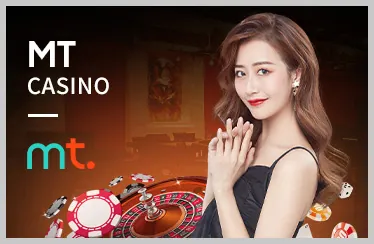 Ba viên xúc xắc đang được lắc trong trò Sic Bo
